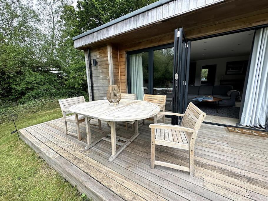 Beautiful Cabin With Pond View 스테이닝 외부 사진