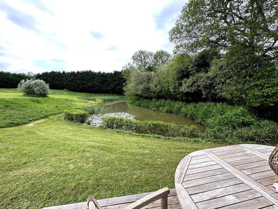 Beautiful Cabin With Pond View 스테이닝 외부 사진